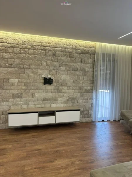Tirane, jepet me qera apartament 2+1 Kati 6, 110 m² 600 € (sokrat miho)