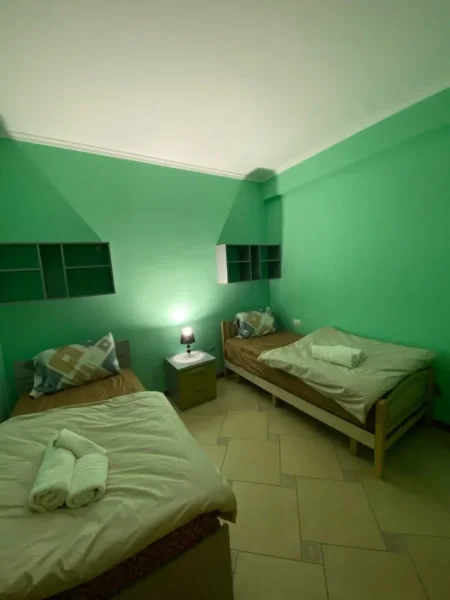 Tirane, jepet me qera apartament 2+1 Kati 3, 90 m² 700 € (selvia)