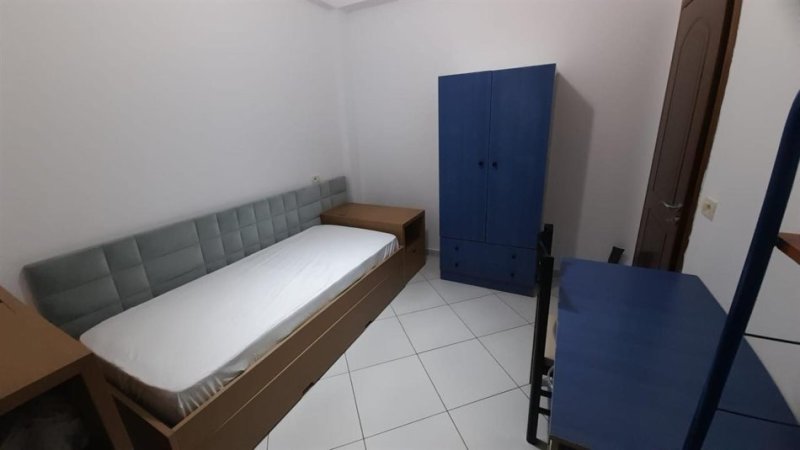 Tirane, jepet me qera apartament 2+1 Kati 2, 87 m² 400 € (FRESK)