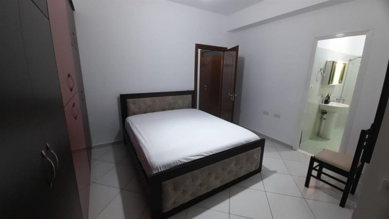 Tirane, jepet me qera apartament 2+1 Kati 2, 87 m² 400 € (FRESK)