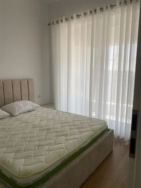 Tirane, jepet me qera apartament 2+1 Kati 7, 70 m² 550 € (ali demi)