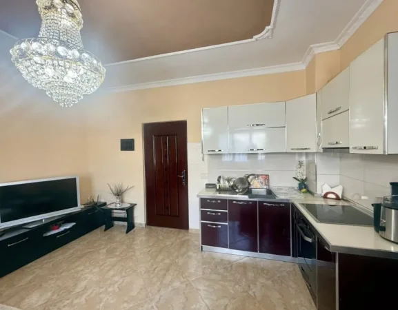 Tirane, shitet apartament 1+1+Ballkon , 93 m² 120.500 € 