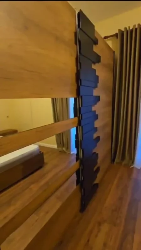 Tirane, jepet me qera apartament 2+1+Ballkon Kati 4, 135 m² 600 € (porcelan)