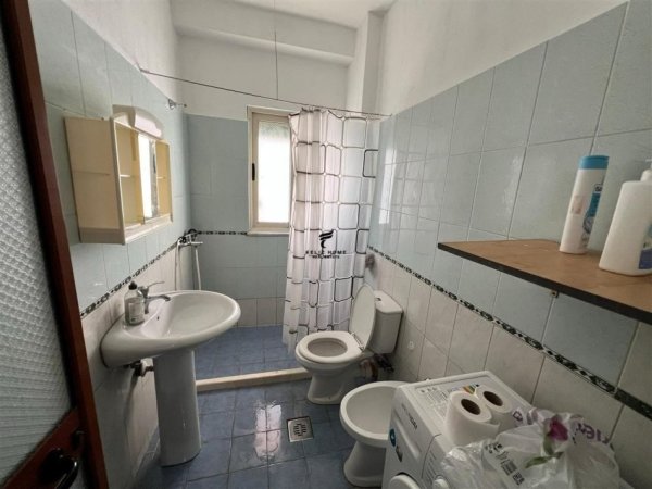 Tirane, jepet me qera apartament 1+1+Ballkon Kati 2, 60 m² 450 € (5 MAJI)