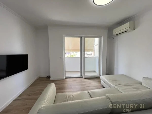 Tirane, jepet me qera apartament 2+1 Kati 3, 77 m² 750 € (Pazari i Ri)