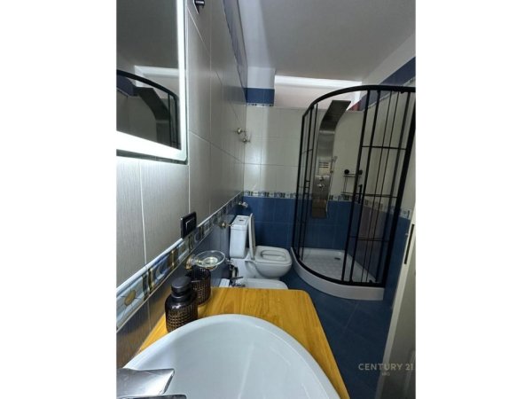 Tirane, jepet me qera apartament Kati 4, 150 m² 1.500 € (Petro Nini)