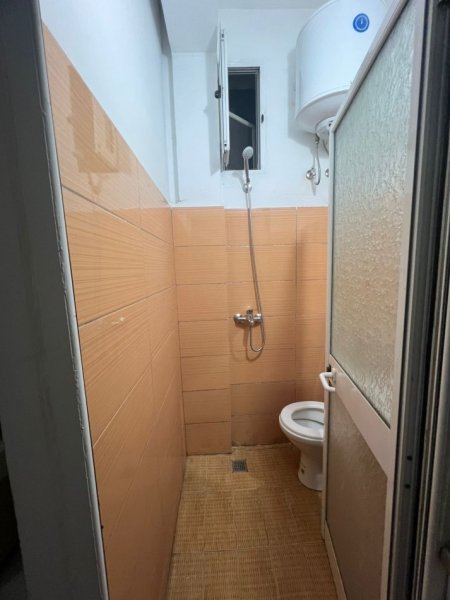 Tirane, jepet me qera garsonier Kati 1, 30 m² 270 € (Rruga e Kavajes perballe Delijorgjit)