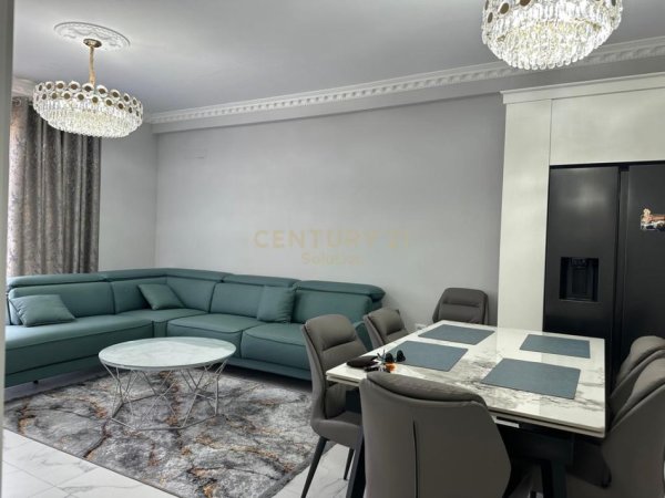 Tirane, jepet me qera apartament 2+1+Ballkon Kati 6, 115 m² 550 € (Astir)