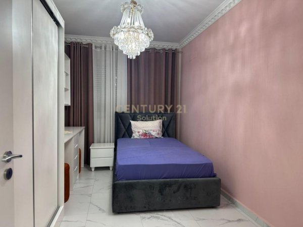 Tirane, jepet me qera apartament 2+1+Ballkon Kati 6, 115 m² 550 € (Astir)