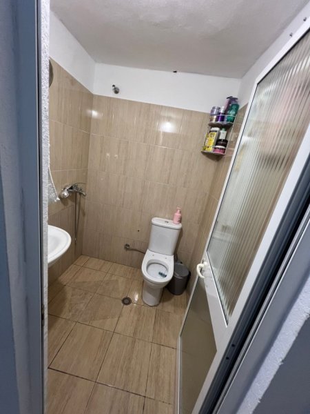 Tirane, jepet me qera apartament 1+1 Kati 1, 40 m² 350 € (Kodra e Diellit)