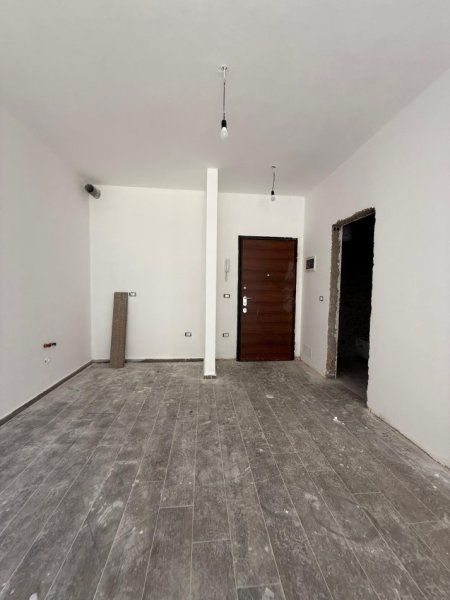 Tirane, jepet me qera apartament 1+1 Kati 3, 70 m² 450 € (Kompleksi Aura , Laprake)