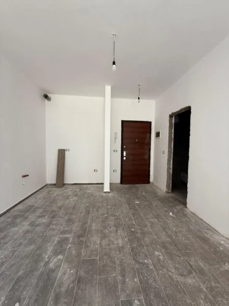 Tirane, jepet me qera apartament 1+1 Kati 3, 70 m² 450 € (Kompleksi Aura , Laprake)