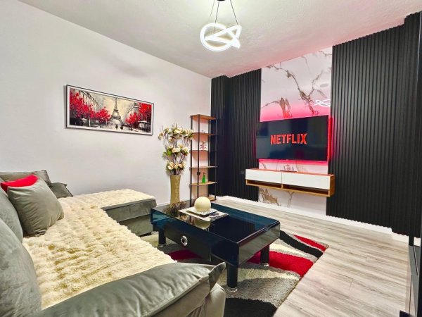1+1 Pazari i Ri (€520)