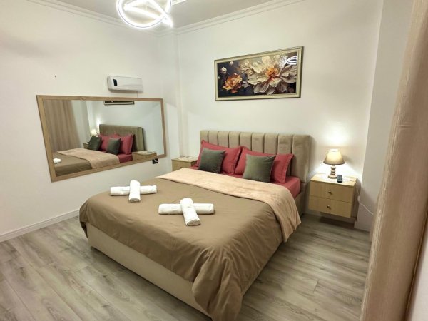1+1 Pazari i Ri (€520)