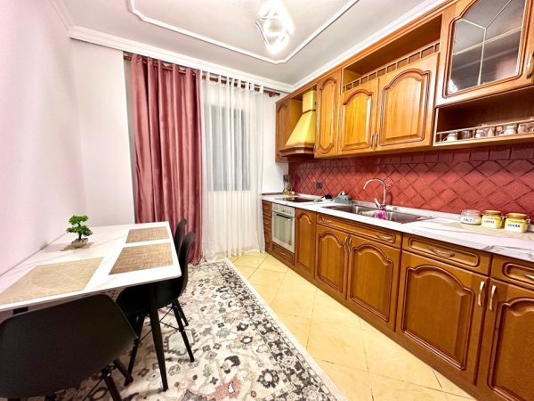 1+1 Pazari i Ri (€520)