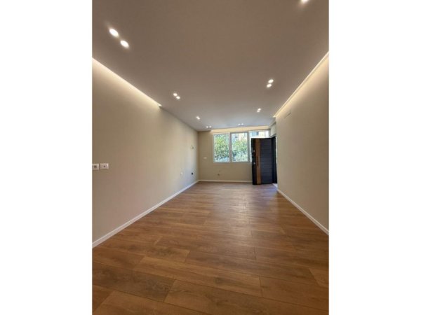 Tirane, shitet apartament 1+1 Kati 1, 43 m² 120.000 € (Rruga e Elbasanit)