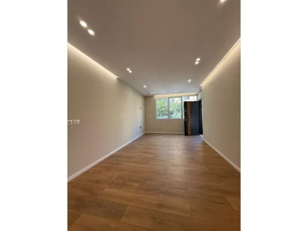 Tirane, shitet apartament 1+1 Kati 1, 43 m² 120.000 € (Rruga e Elbasanit)