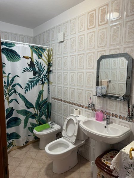 Tirane, jepet me qera apartament 2+1+Aneks+Ballkon Kati 3, 100 m² 700 € (Sheshi willson)