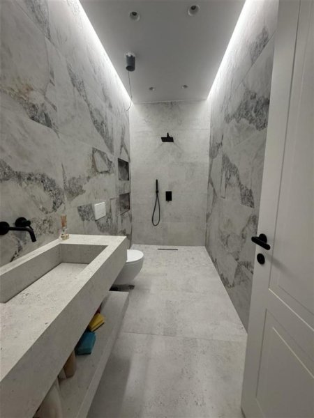 Jepet me qira zyre tek Vasil Shanto, Kompleksi Pepa Group, 12 m2, 40.000 lekë
