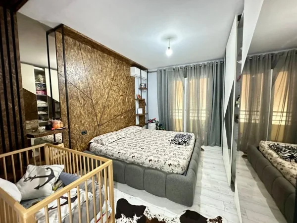 Tirane, shitet apartament 2+1+Ballkon Kati 2, 120 m² 155.000 € (Tek Vila L Astir)