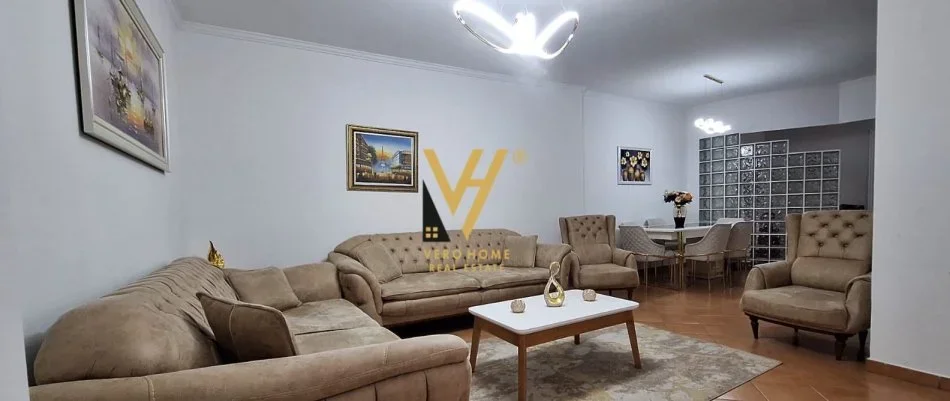 Tirane, shitet apartament 2+1+Ballkon Kati 3, 111 m² 225.000 € (KOMUNA E PARISIT)