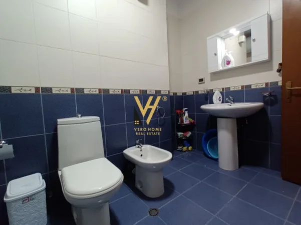 Tirane, shitet apartament 2+1+Ballkon Kati 3, 111 m² 225.000 € (KOMUNA E PARISIT)