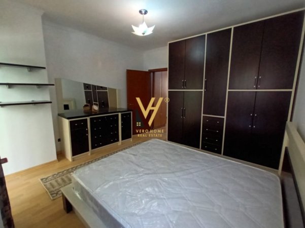Tirane, shitet apartament 2+1+Ballkon Kati 3, 111 m² 250.000 € (KOMUNA E PARISIT)