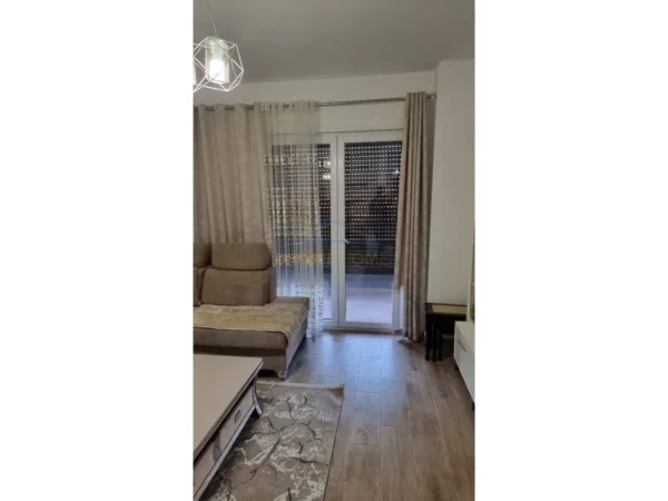 Stadiumi "Niko Dovana", shitet apartament 2+1+Ballkon Kati 6, 72 m² 120.000 € (Durres)