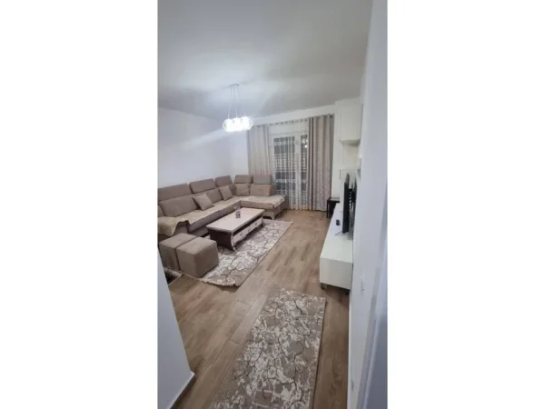 Stadiumi "Niko Dovana", shitet apartament 2+1+Ballkon Kati 6, 72 m² 120.000 € (Durres)