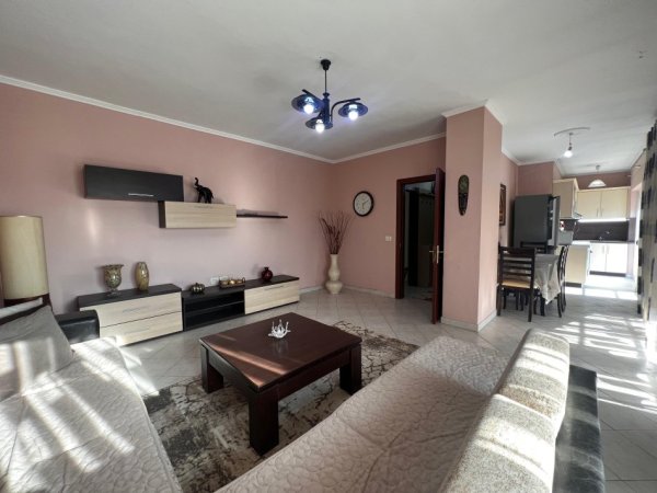 Tirane, jepet me qera apartament 2+1 Kati 8, 110 m² 600 €