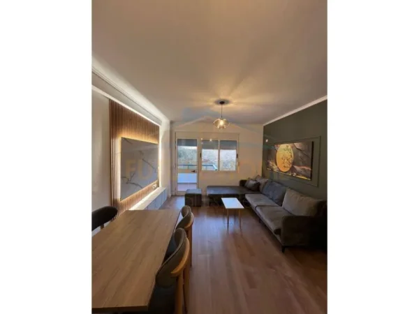 Shkembi Kavajes, shitet apartament 1+1+Ballkon Kati 6, 61 m² 73.000 € (Durres)