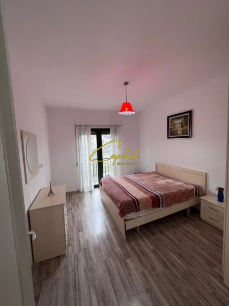 Tirane, jepet me qera apartament 1+1 Kati 2, 80 m² 450 € (ASTIR)