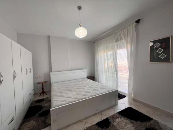 Tirane, jepet me qera apartament 2+1 Kati 8, 110 m² 600 €