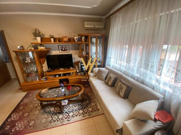 Tirane, jepet me qera apartament 1+1+Ballkon Kati 5, 72 m² 450 € (KOMUNA E PARISIT, RRUGA SKENDER LUARASI)
