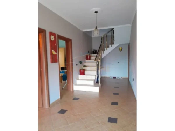 Shitet, Vilë 2 katshe, Dajt, Tiranë. AREA41930
