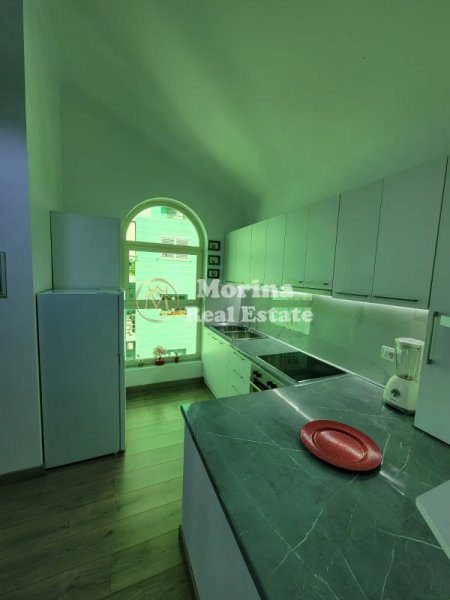 Tirane, jepet me qera apartament 1+1 Kati 3, 80 m² 500 € (Zogu i Zi)