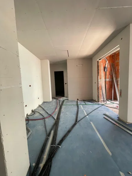 Tirane, shitet apartament 1+1 , 72 m² 193.860 € 