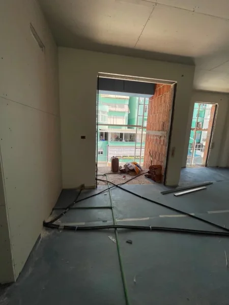 Tirane, shitet apartament 1+1 , 72 m² 193.860 € 