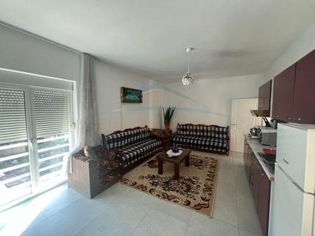 Tirane, jepet me qera apartament 2+1 Kati 4, 100 m² 400 € 