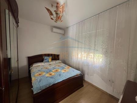 Tirane, jepet me qera apartament 2+1 Kati 4, 100 m² 400 € 