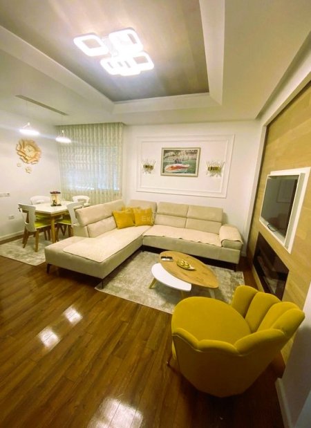 Tirane, shitet apartament 2+1+Aneks+Ballkon Kati 4, 93 m² 205.000 € 
