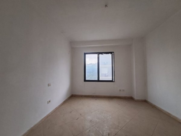 Tirane, shitet apartament 2+1+Aneks+Ballkon Kati 5, 113 m² 90.300 € (rruga e thesarit)