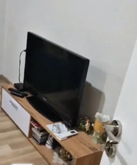 Tirane, jepet me qera apartament 2+1+Ballkon Kati 2, 100 m² 400 € 