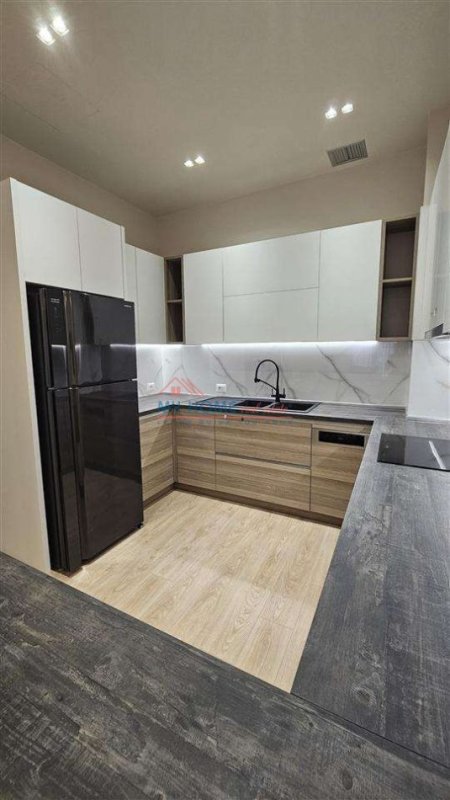 Tirane, shitet apartament 2+1+Ballkon Kati 1, 117 m² 320.000 € (Rruga Peti)