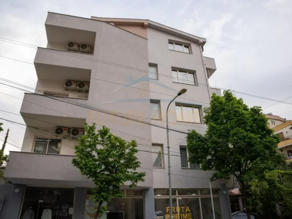 Tirane, jepet me qera ambjent biznesi Kati 0, 658 m² 6.000 € (Kodra e Diellit, Eleonora)