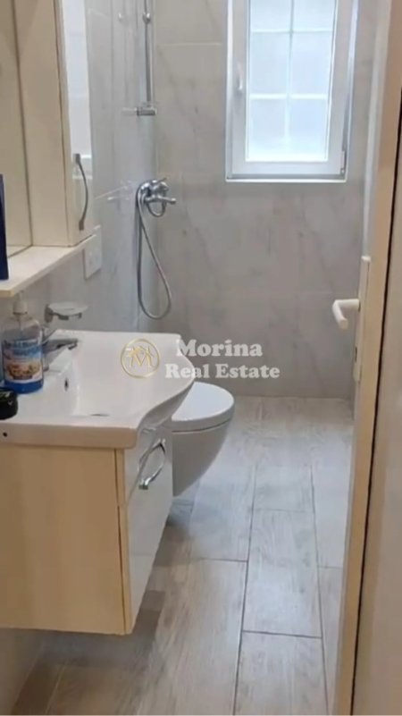 Tirane, jepet me qera apartament 2+1 Kati 1, 80 m² 420 € (5 Maji)