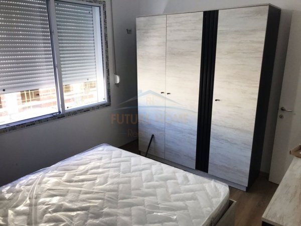 Tirane, jepet me qera apartament 2+1 Kati 6, 65 m² 650 € 