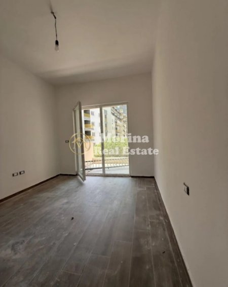 Tirane, jepet me qera ambjent biznesi Kati 3, 70 m² 400 € (Dritan Hoxha)