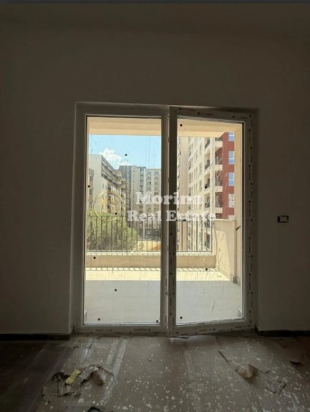Tirane, jepet me qera ambjent biznesi Kati 3, 70 m² 400 € (Dritan Hoxha)