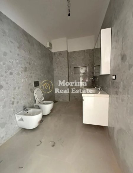 Tirane, jepet me qera ambjent biznesi Kati 3, 70 m² 400 € (Dritan Hoxha)